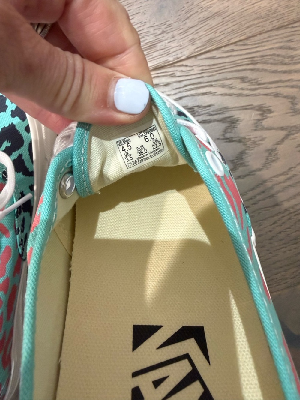 Vans Leopard Print Low Top Sneakers in Teal, Pink & Black New Womens 6 - Picture 6 of 6